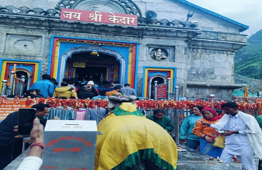 Image of nandi sitting in front of Kedarnath temple - one of the most visited temple in Uttarakhand